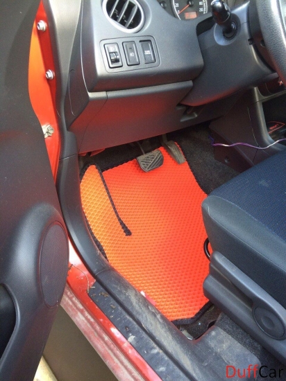 Автомобильные коврики Suzuki Swift III Левый руль (2004 - 2011)